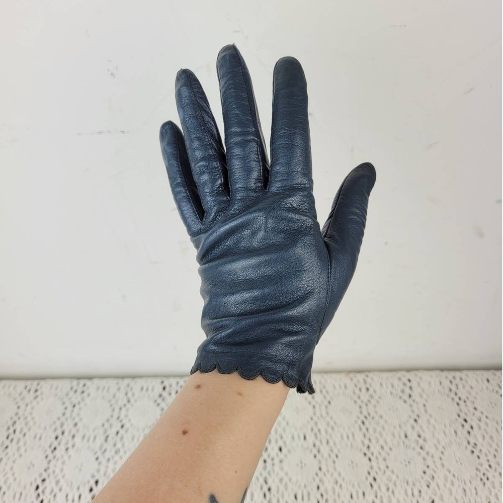 Vintage 1950s Miss Aris Leather Nylon Lined Black Scalloped Gloves Womens Size 7
